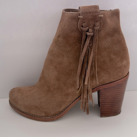 The Wishbone Collection Brown Suede Ankle with tassels Boots Size 8M - Picture 11 of 13